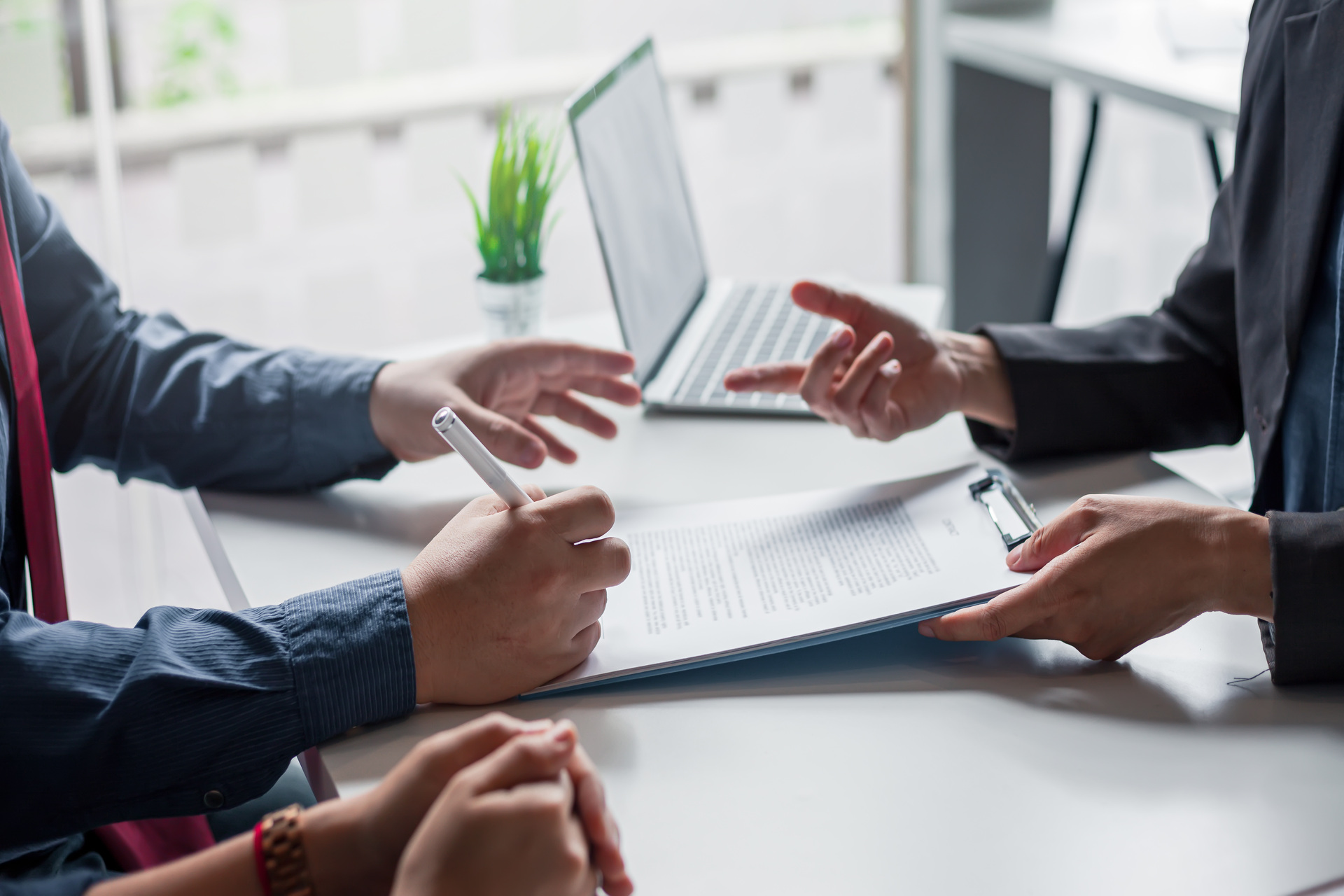 signing a business contract