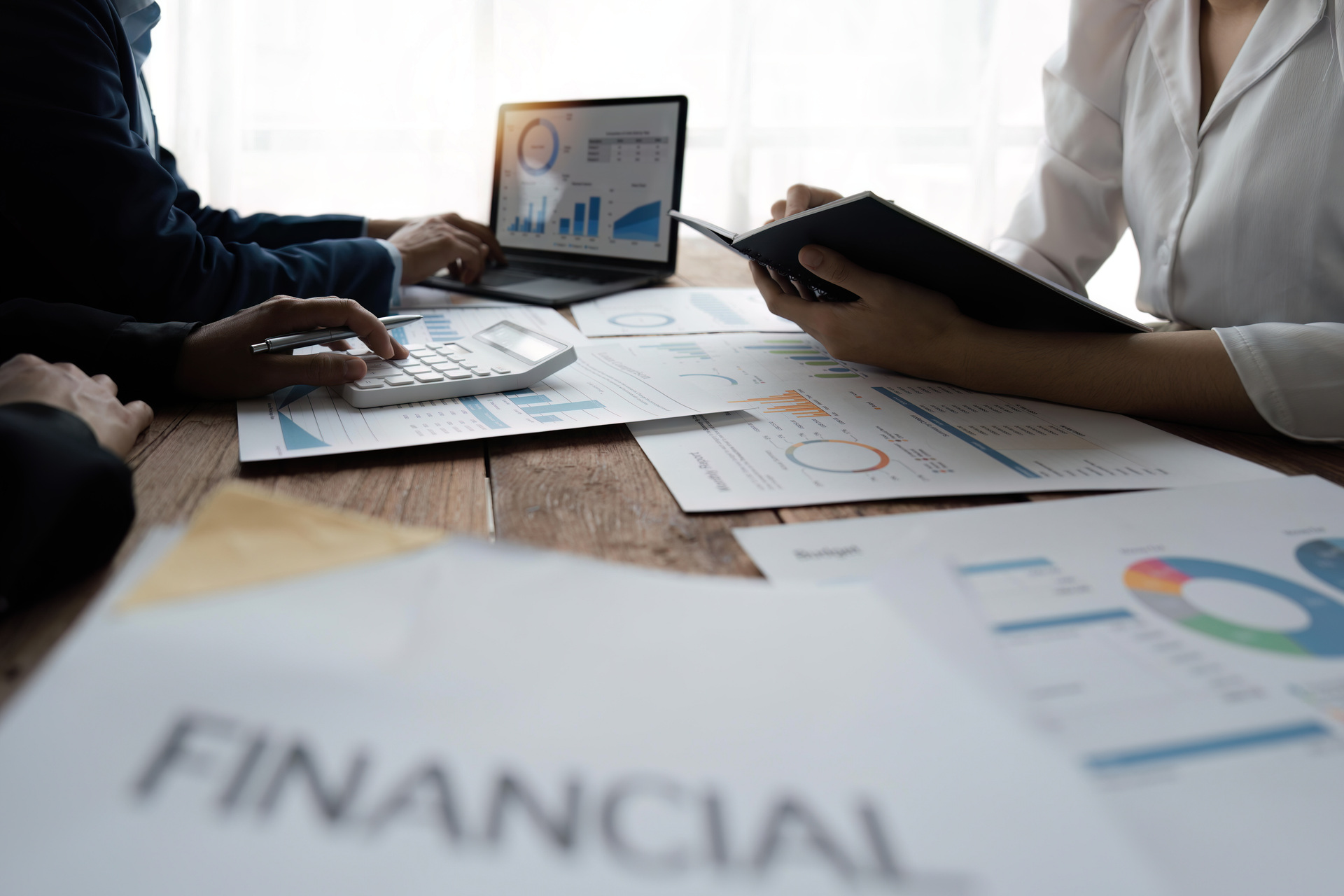 business-analysis-and-planning-meeting-with-colleagues | CMIT Solutions business-analysis-and-planning-meeting-with-colleagues
