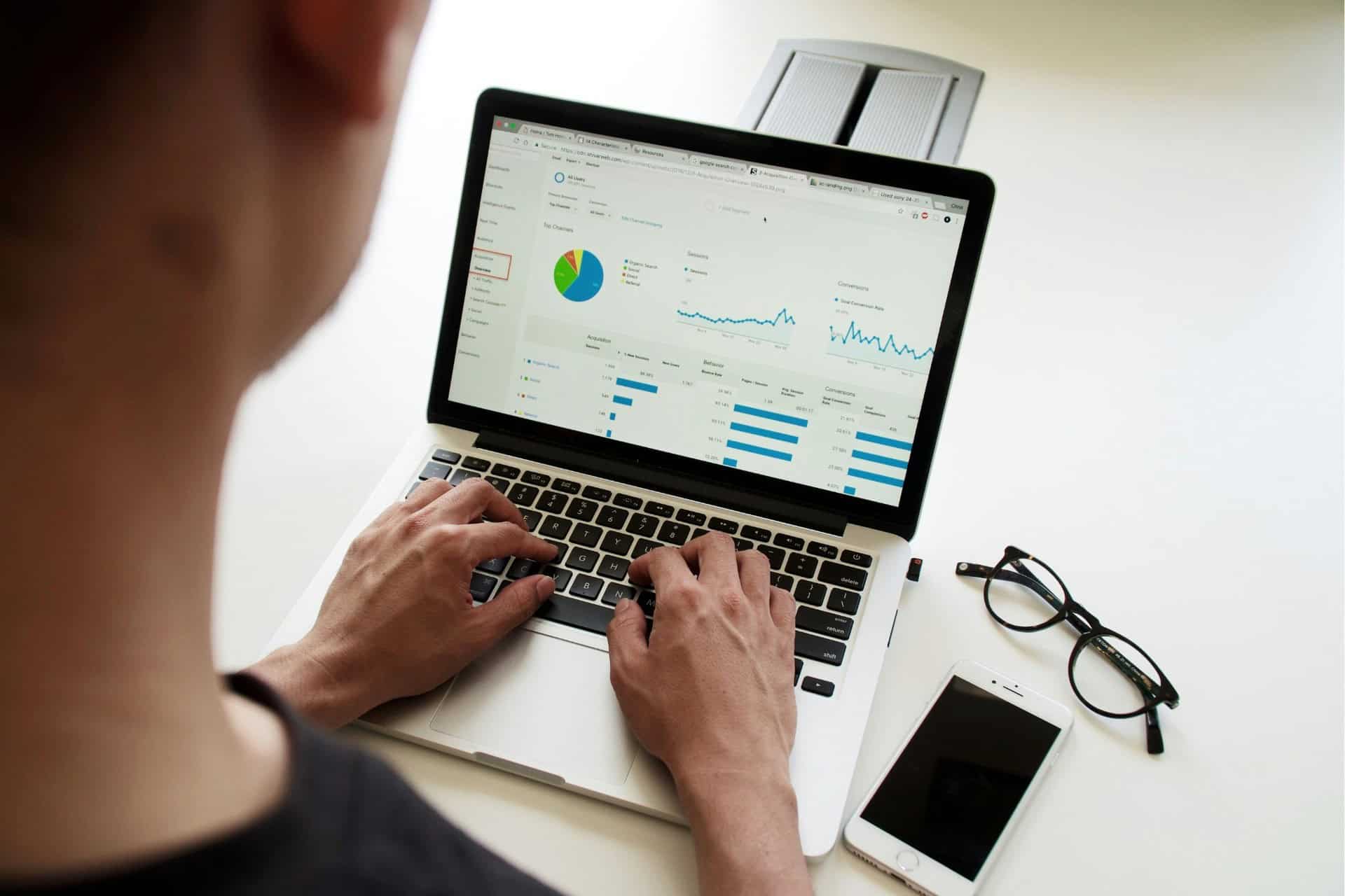 campaign-creators-pypeCEaJeZY-unsplash-1920x1280 | CMIT Solutions Digital marketer analyzing website traffic and conversion metrics in Google Analytics.